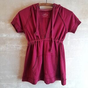 474a. burgundy pink vintage So short sleeve hooded 2000s 2010s babydoll top, S